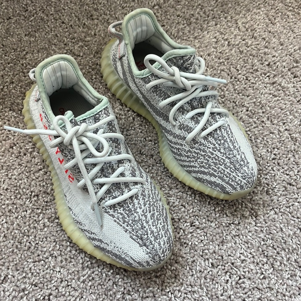 Yeezy Blue Tint size 4